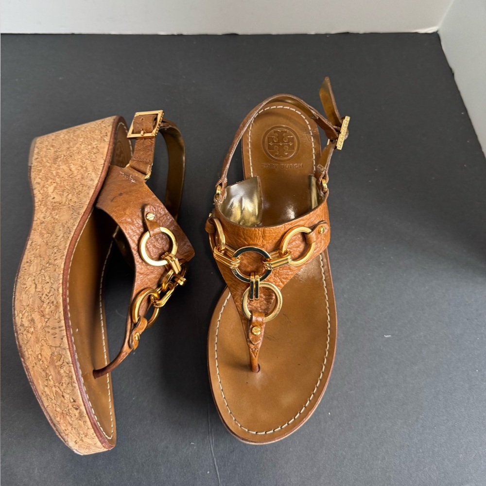 Tory Burch Gold Link Chain Thong Leather Sandals. Size 7.5M - Picture 3 of 12